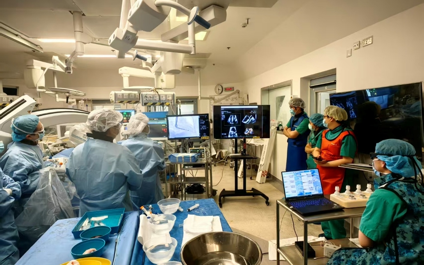 国产机器人辅助经导管三尖瓣置换系统完成首例临床应用